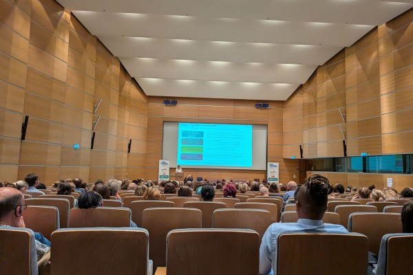 Colloque Stop aux dettes